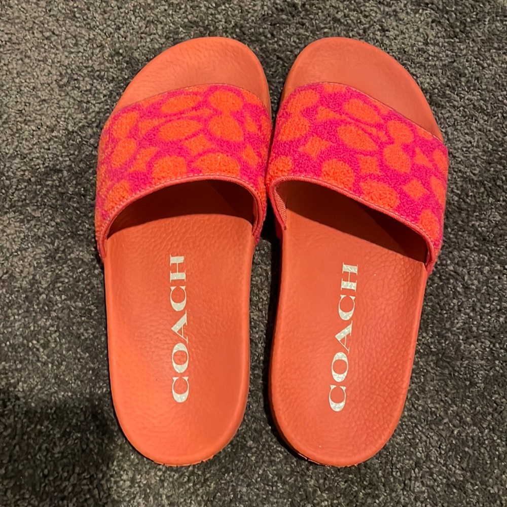 New Coach slides size 7